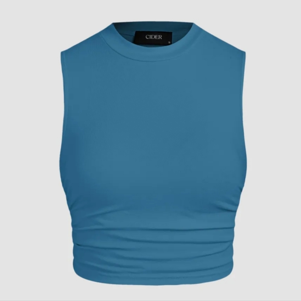 Sleeveless rouched crop top